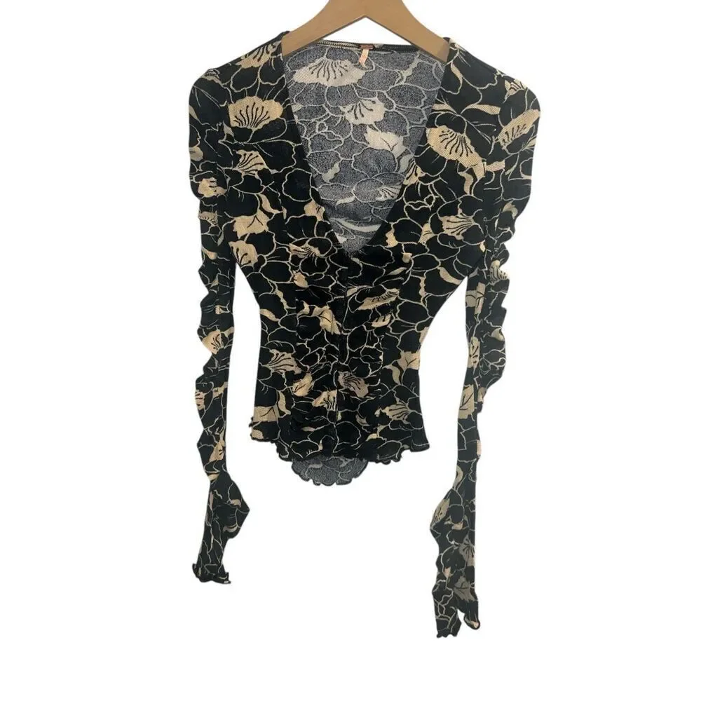 ✨Free People Through the Meadow Sz Small Top✨